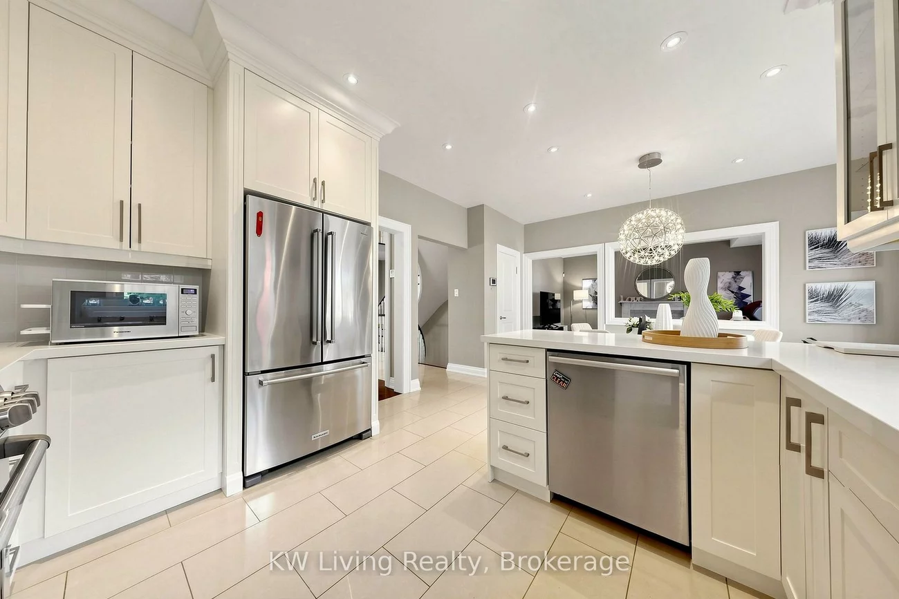 46, Clarendon, Bayview Hill, Richmond Hill