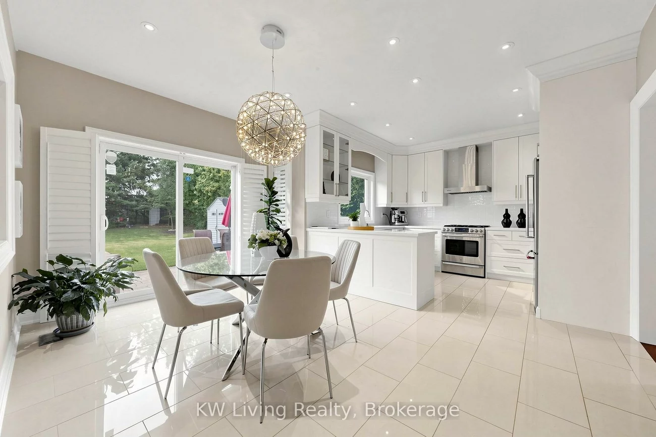 46, Clarendon, Bayview Hill, Richmond Hill