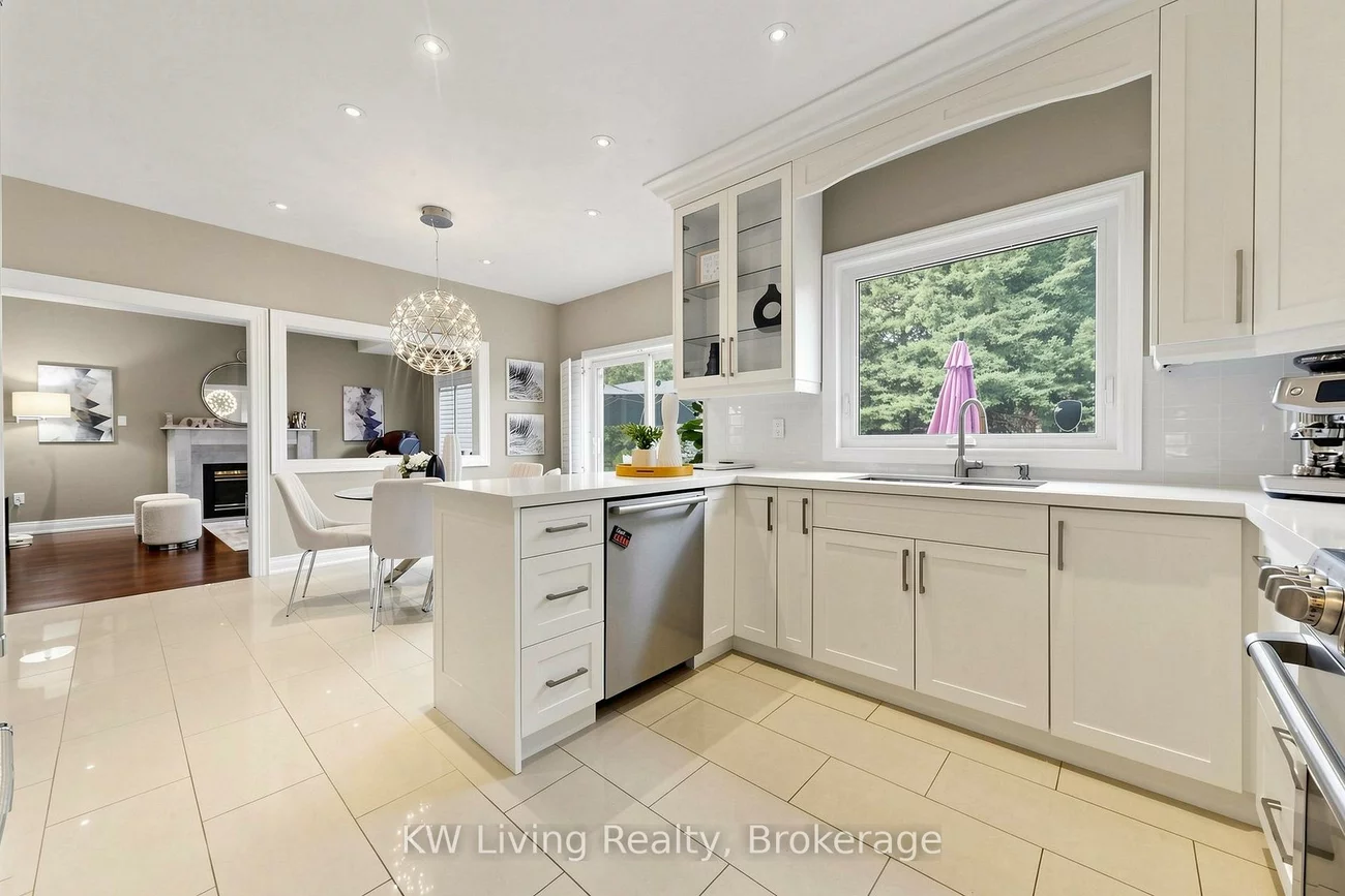 46, Clarendon, Bayview Hill, Richmond Hill