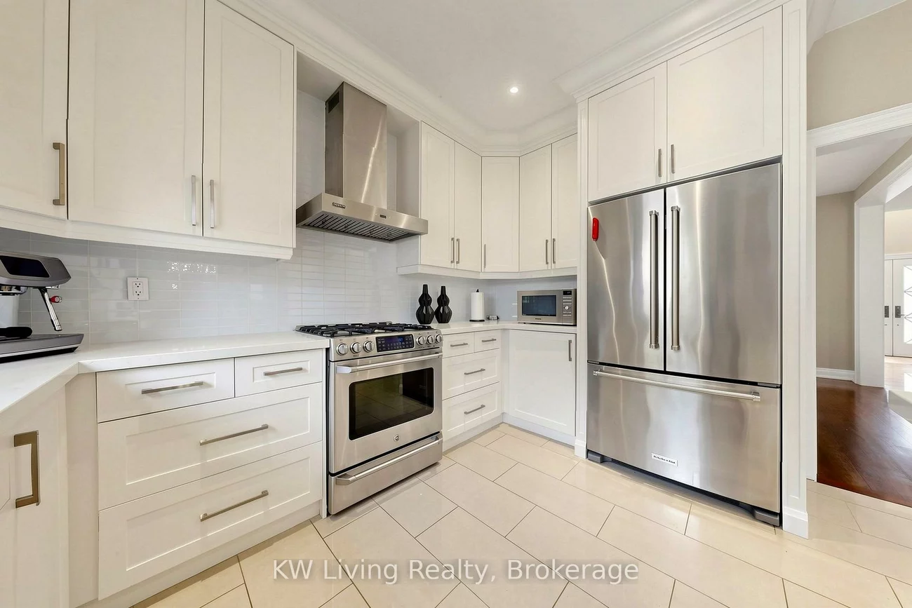 46, Clarendon, Bayview Hill, Richmond Hill