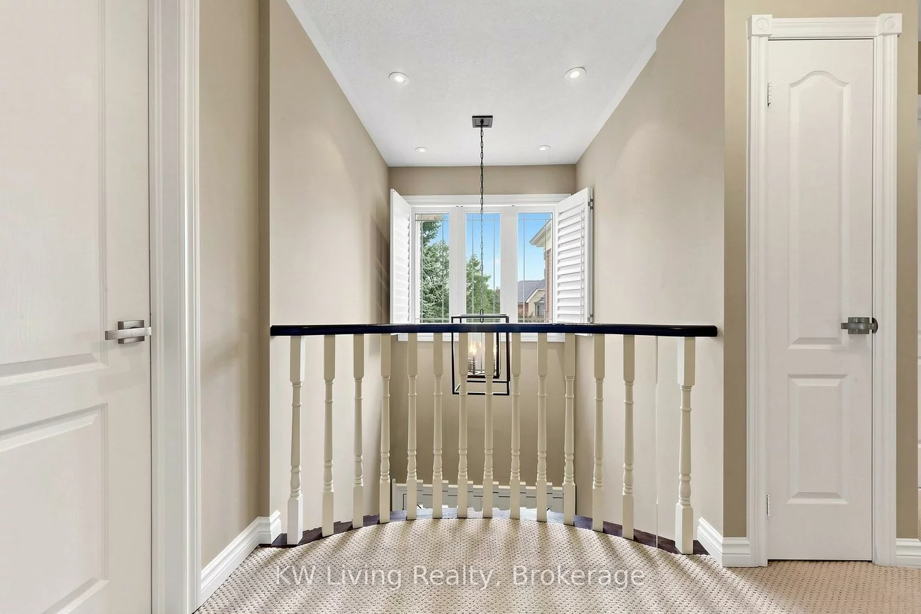 46, Clarendon, Bayview Hill, Richmond Hill