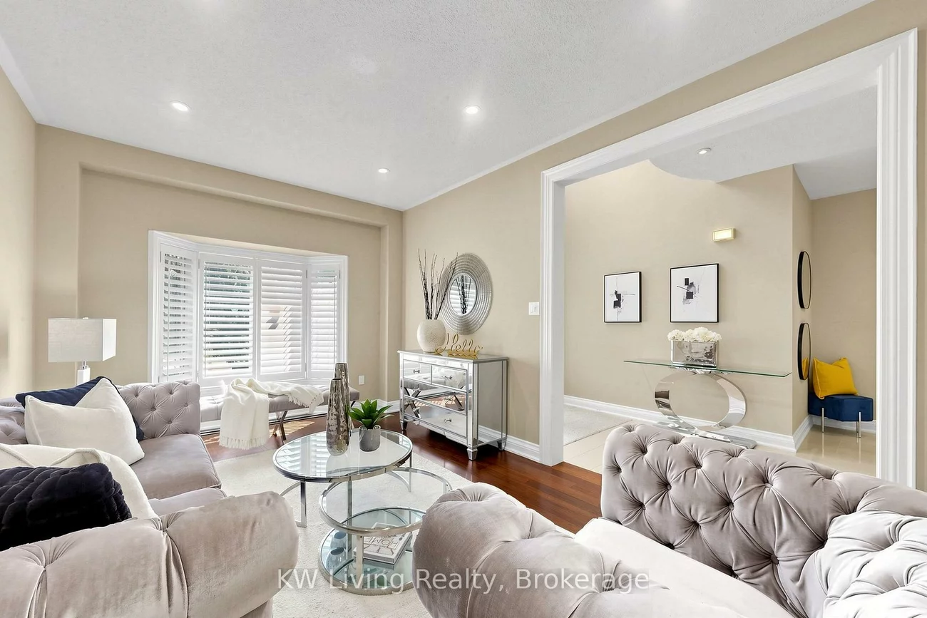 46, Clarendon, Bayview Hill, Richmond Hill