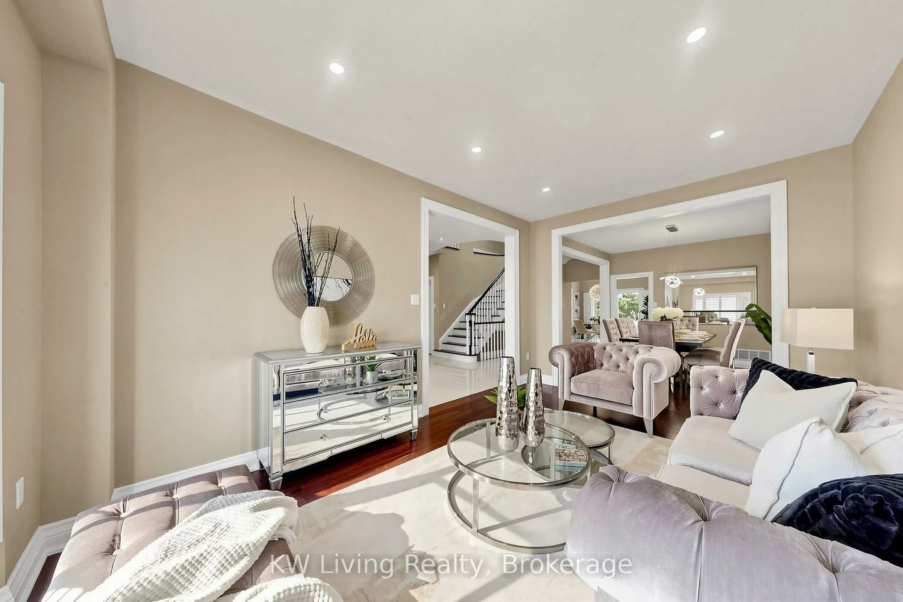 46, Clarendon, Bayview Hill, Richmond Hill