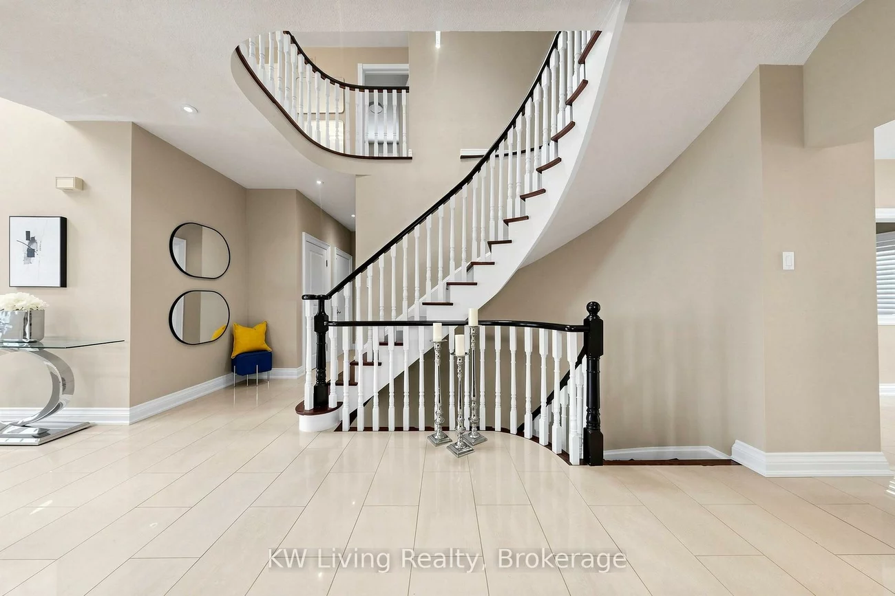 46, Clarendon, Bayview Hill, Richmond Hill