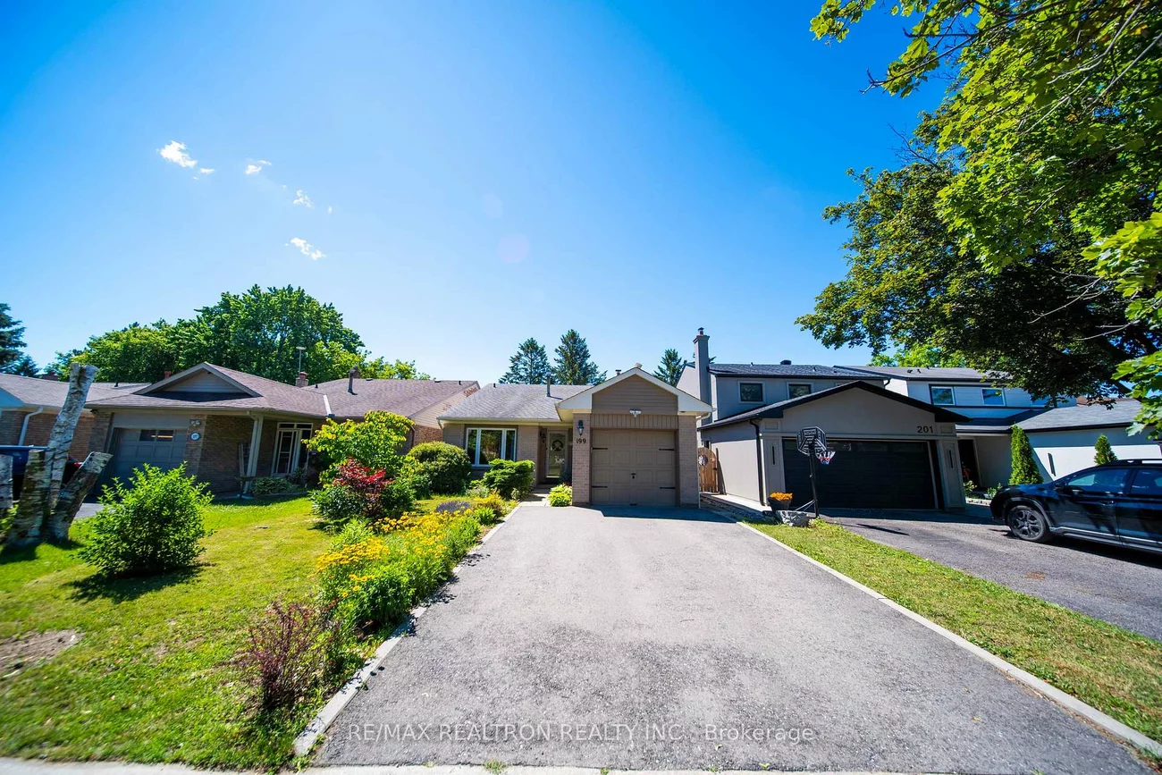 199, Weldrick, North Richvale, Richmond Hill