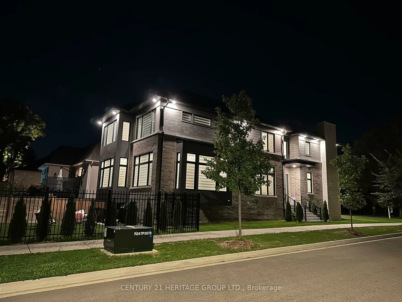 251, Oxford, Mill Pond, Richmond Hill
