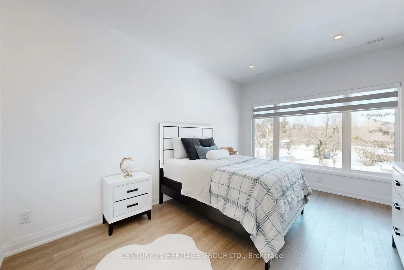251, Oxford, Mill Pond, Richmond Hill