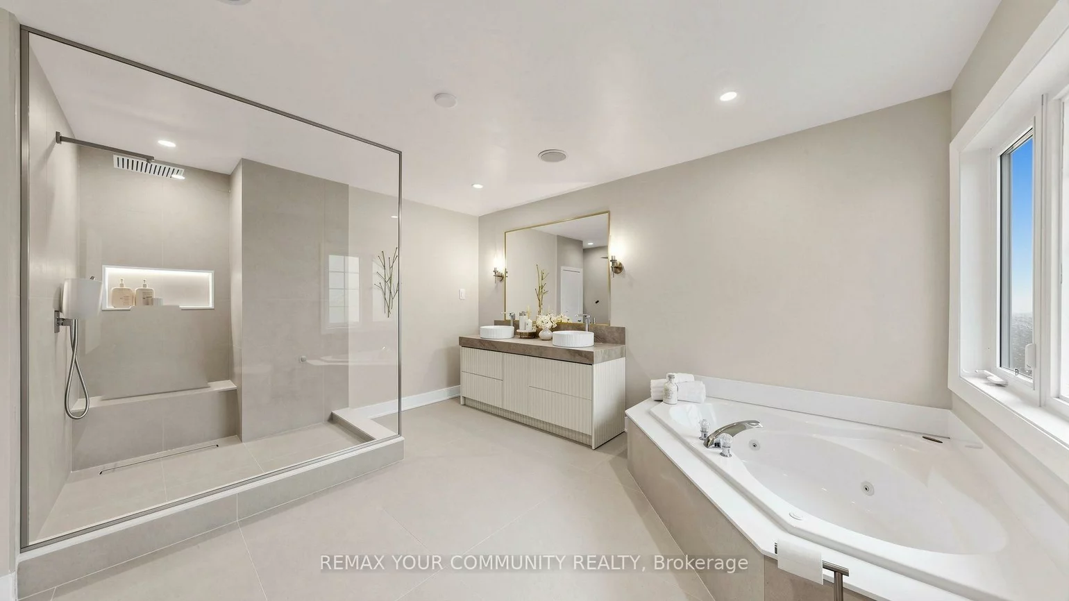 25, Guinevere, Mill Pond, Richmond Hill