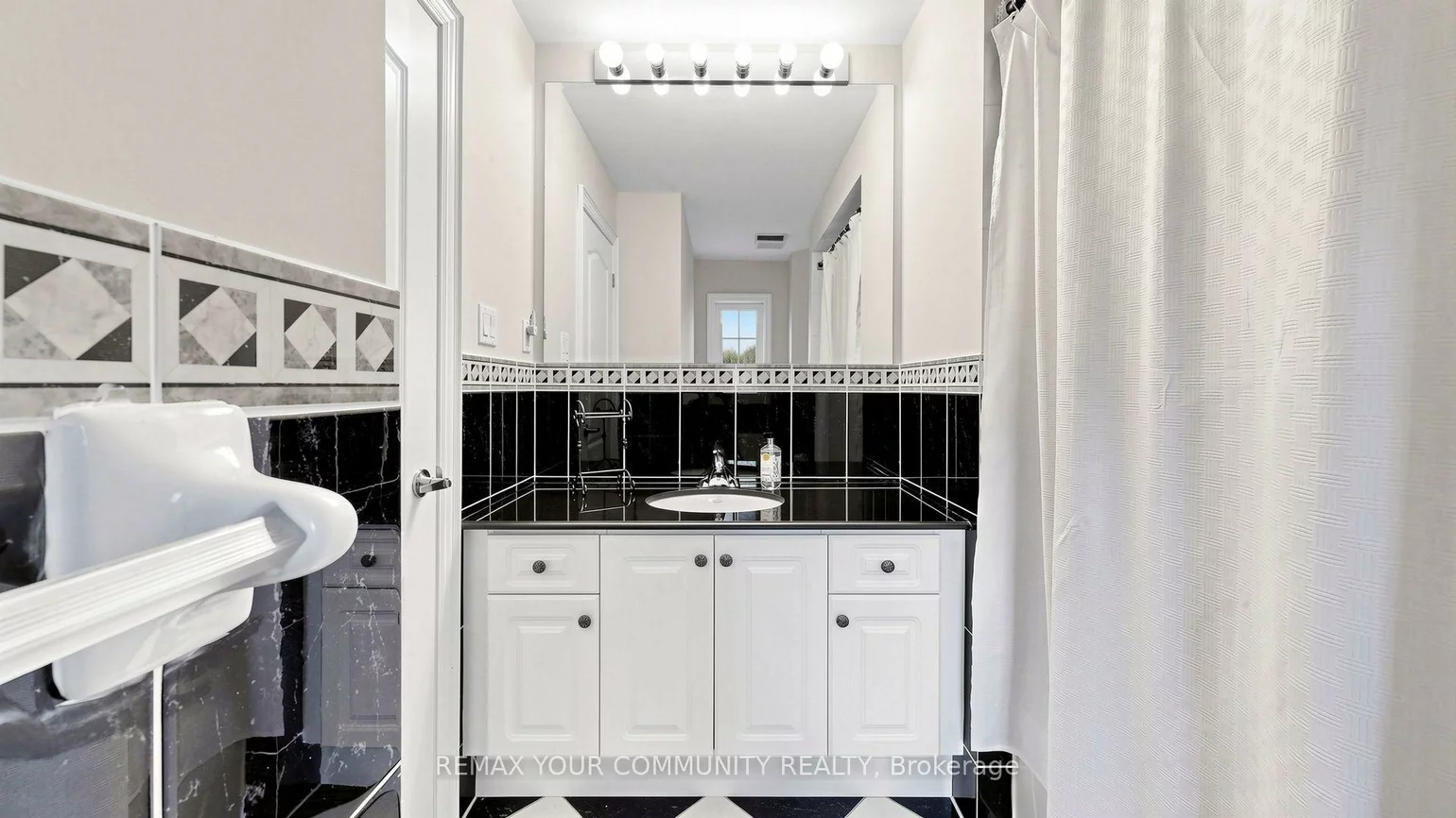 25, Guinevere, Mill Pond, Richmond Hill