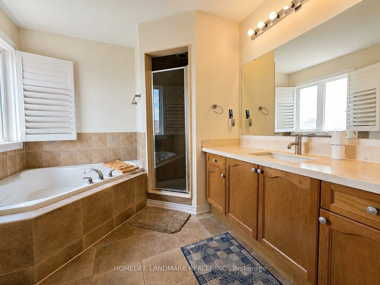 41, Mansard, Jefferson, Richmond Hill