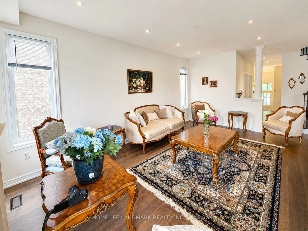 41, Mansard, Jefferson, Richmond Hill
