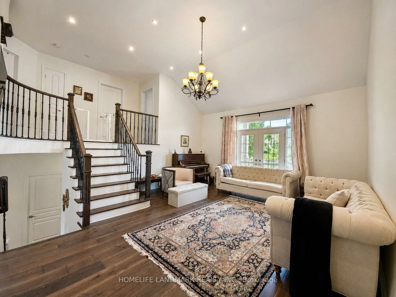 41, Mansard, Jefferson, Richmond Hill