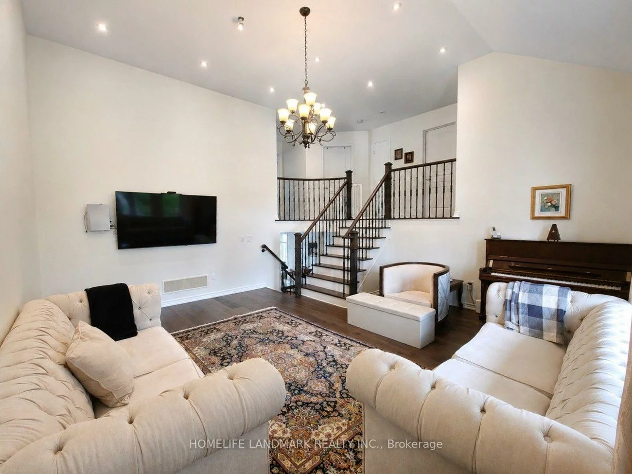 41, Mansard, Jefferson, Richmond Hill