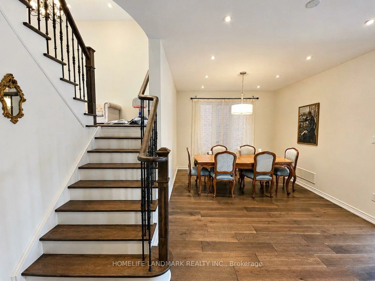 41, Mansard, Jefferson, Richmond Hill
