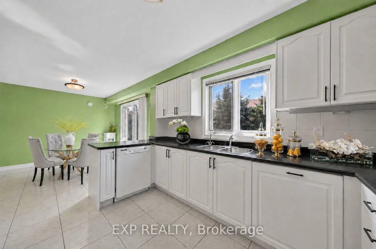 19, Springbrook, Langstaff, Richmond Hill