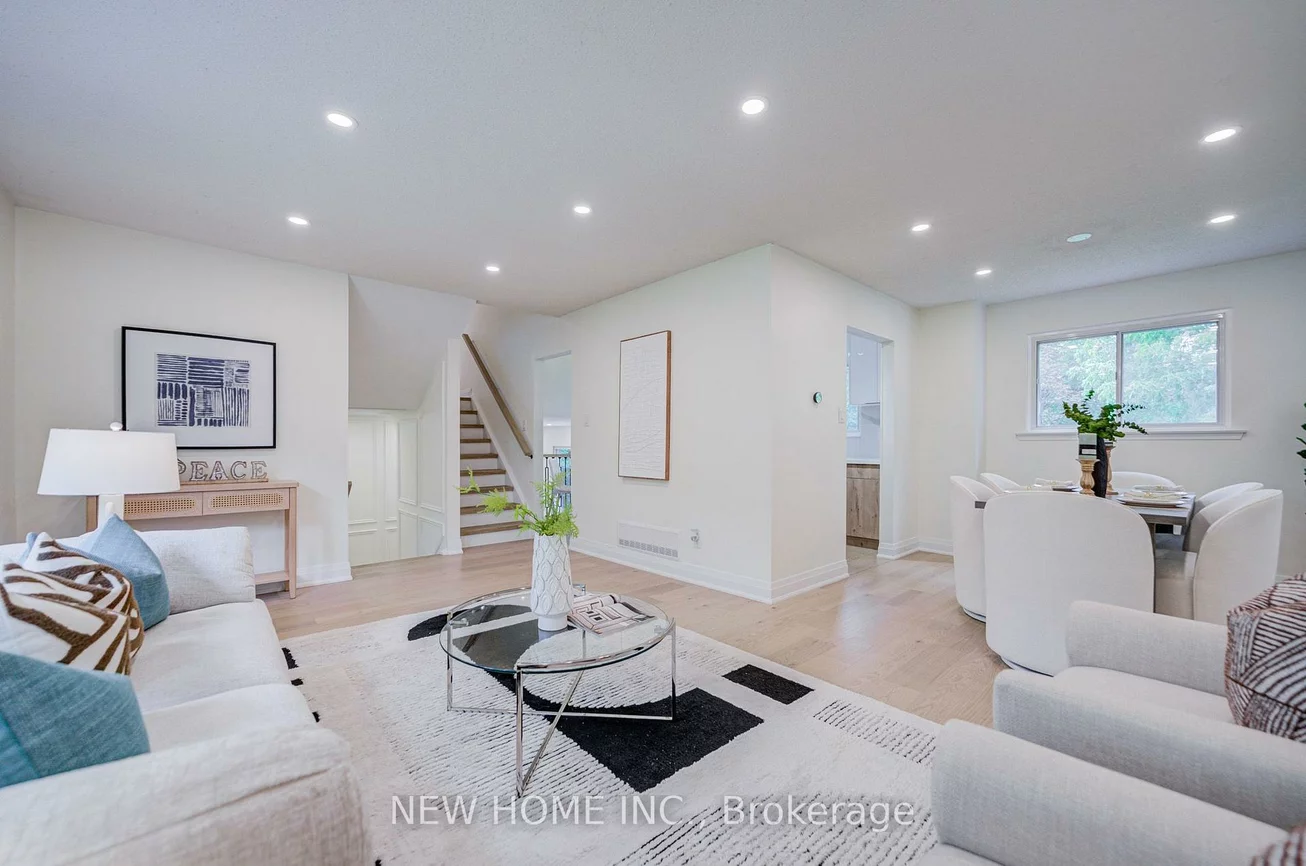 26, Penwick, North Richvale, Richmond Hill