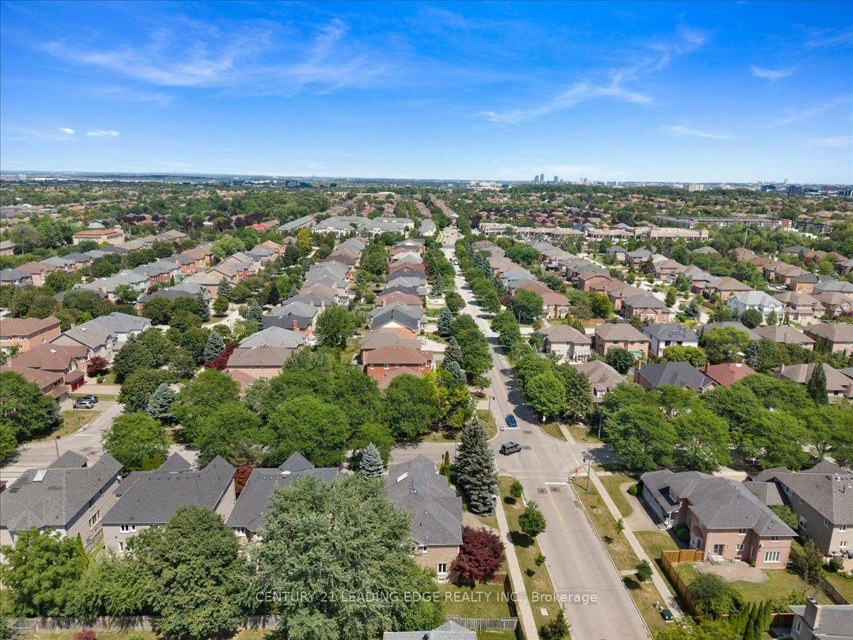 22, Fern, Langstaff, Richmond Hill