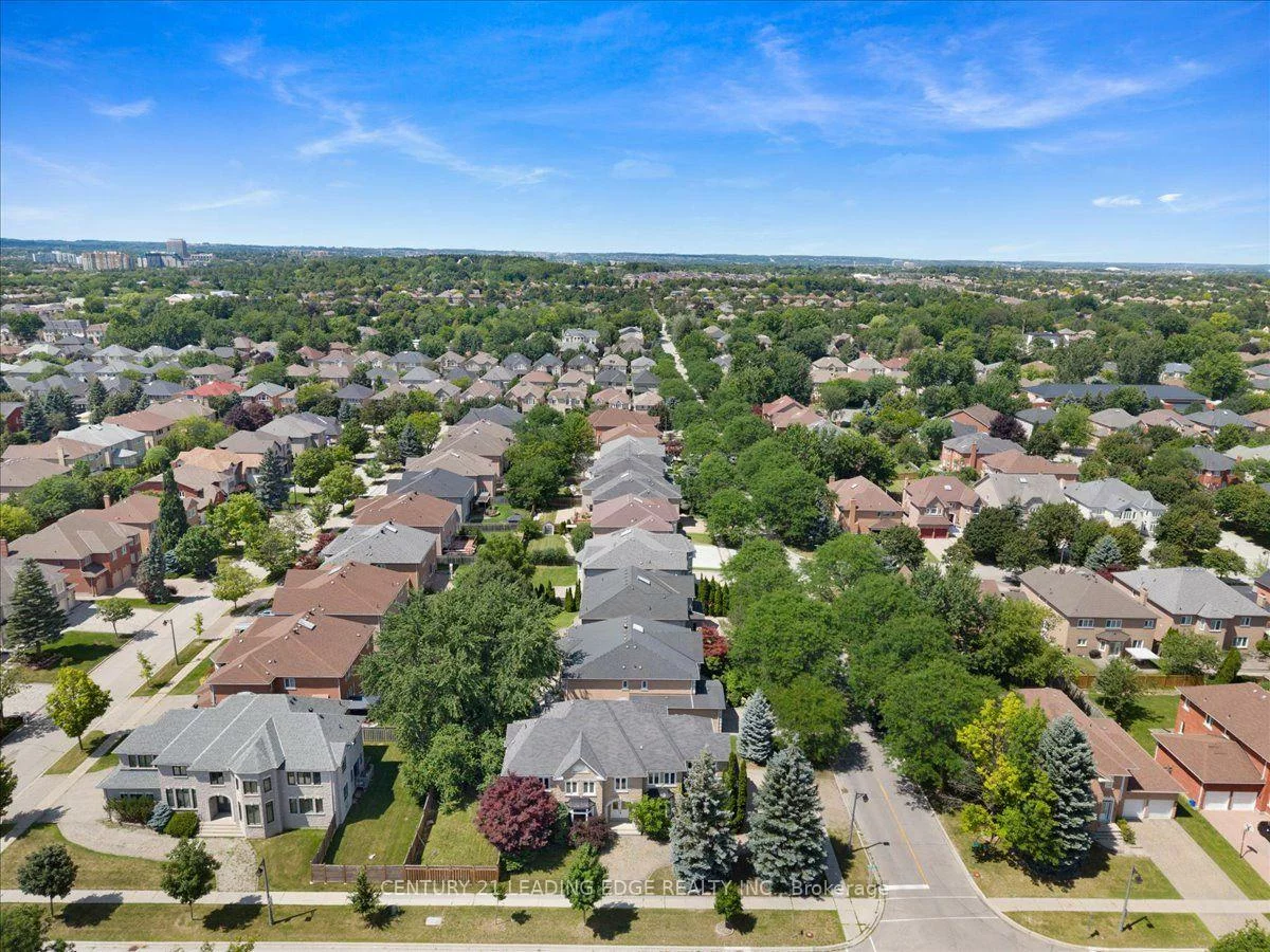 22, Fern, Langstaff, Richmond Hill