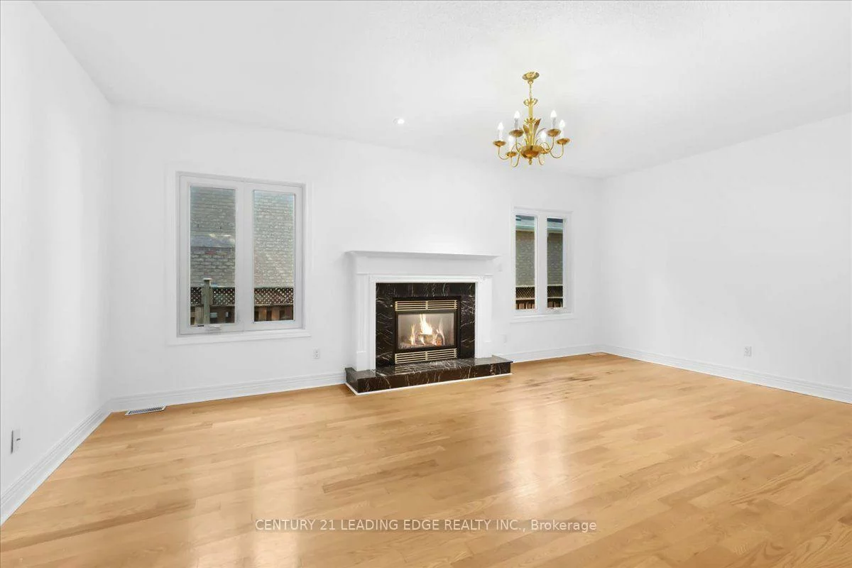 22, Fern, Langstaff, Richmond Hill
