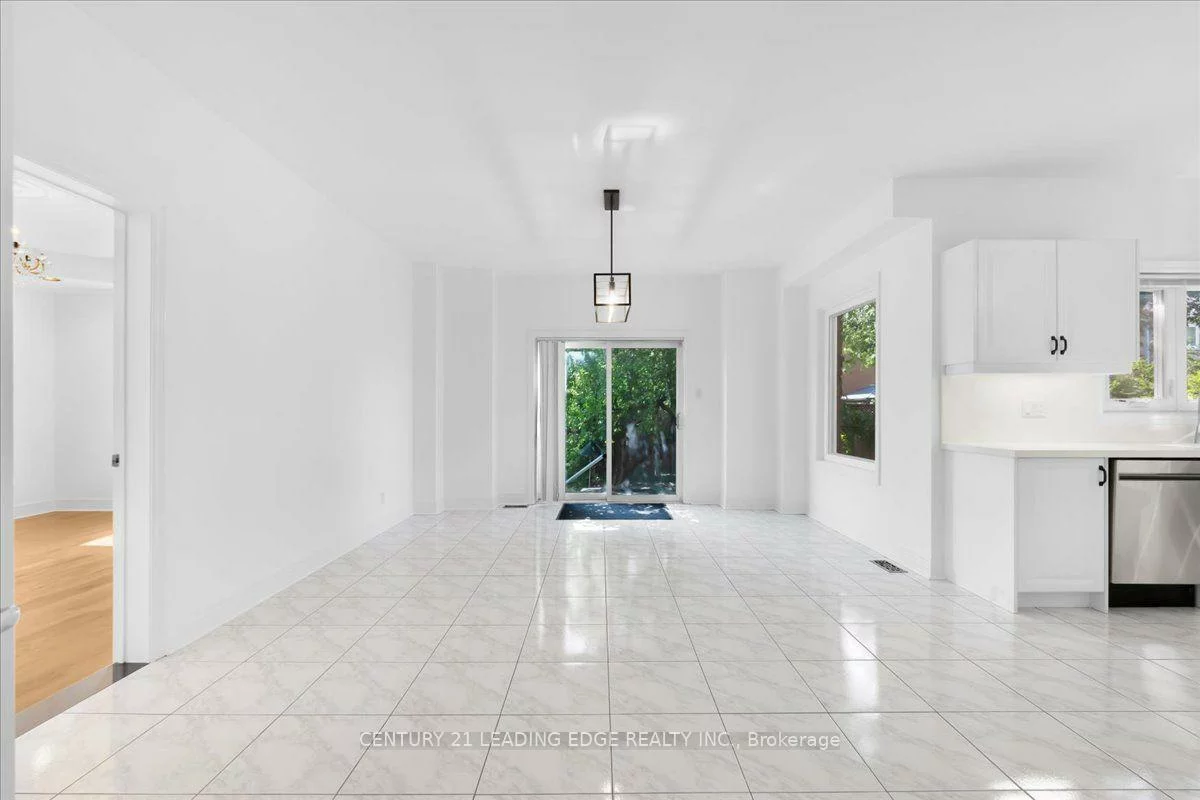 22, Fern, Langstaff, Richmond Hill
