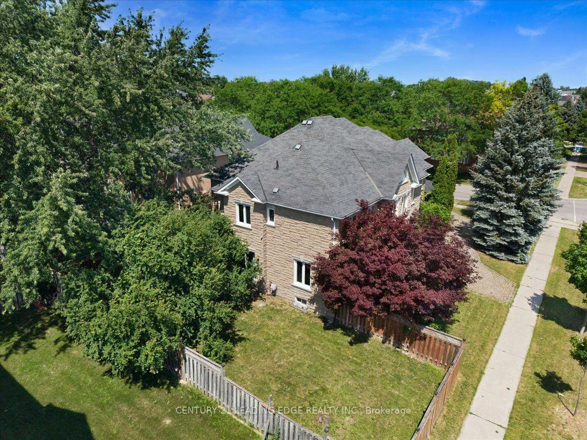 22, Fern, Langstaff, Richmond Hill