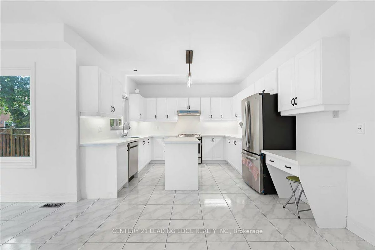 22, Fern, Langstaff, Richmond Hill