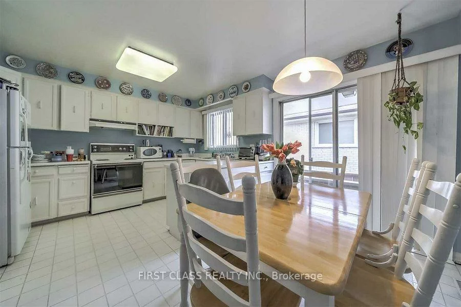 93, Peckham, Newtonbrook West, Toronto