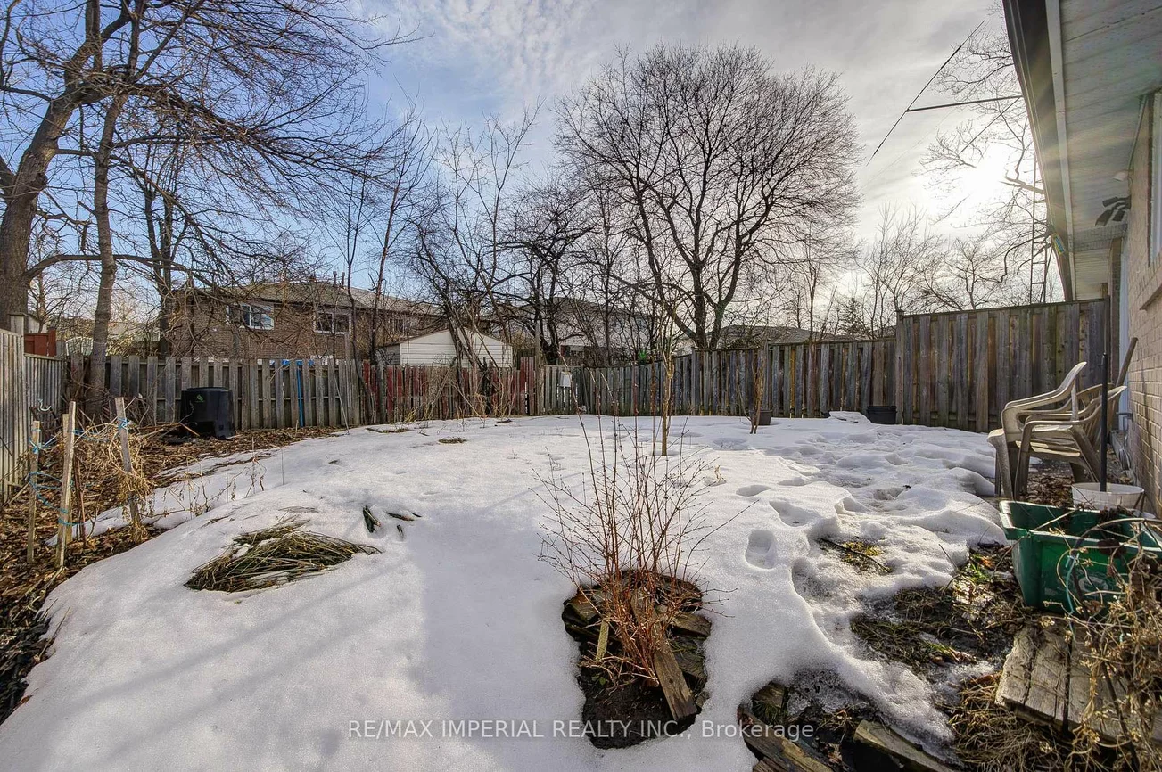 318, Hollyberry, Hillcrest Village, Toronto