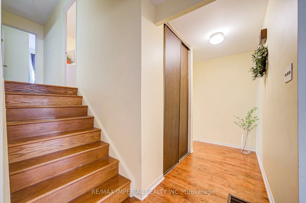 318, Hollyberry, Hillcrest Village, Toronto