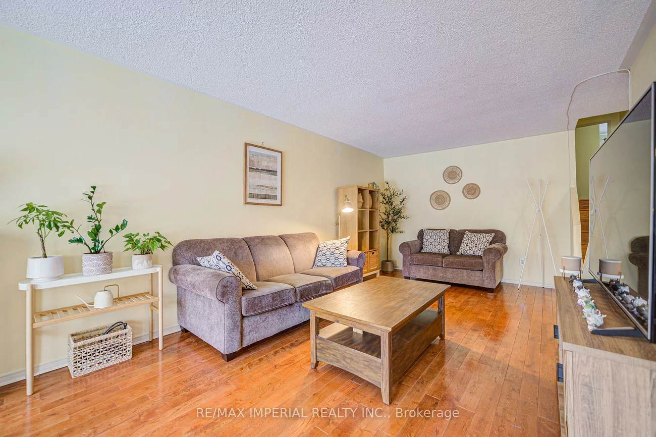 318, Hollyberry, Hillcrest Village, Toronto