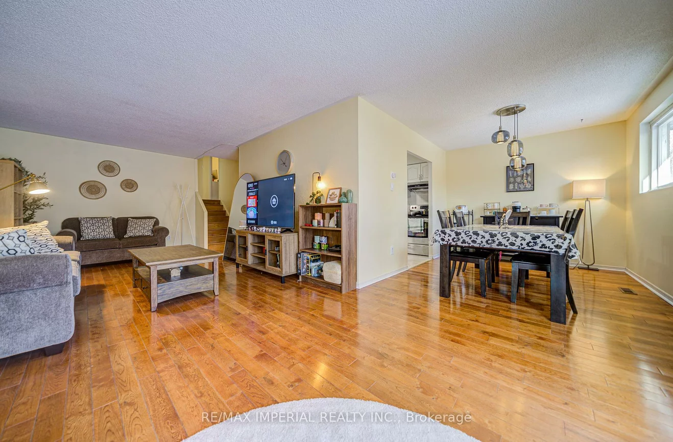 318, Hollyberry, Hillcrest Village, Toronto