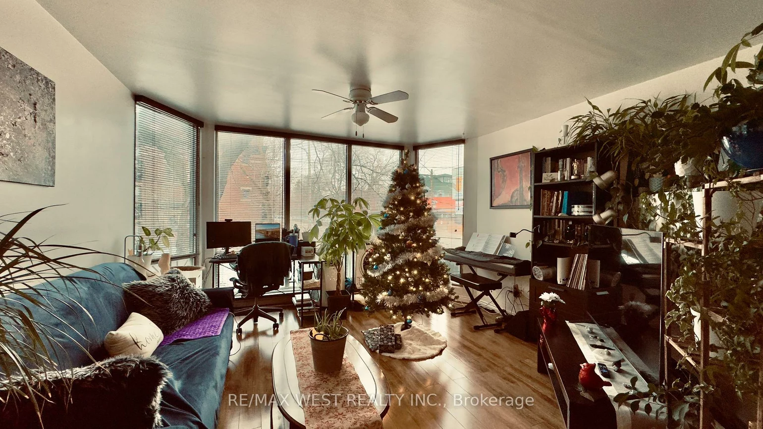 1061, Bathurst, Annex, Toronto