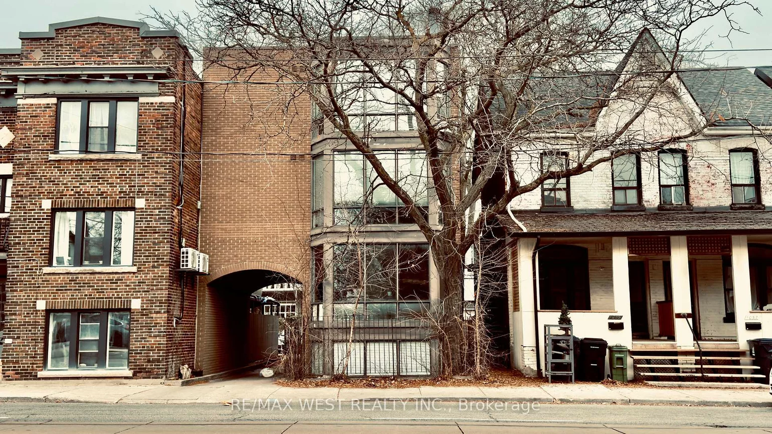 1061, Bathurst, Annex, Toronto