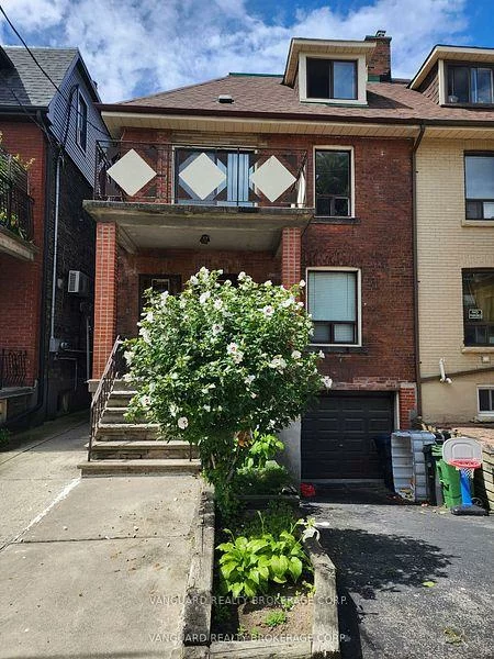 232, Montrose, Palmerston-Little Italy, Toronto