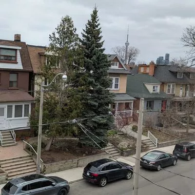 232, Montrose, Palmerston-Little Italy, Toronto