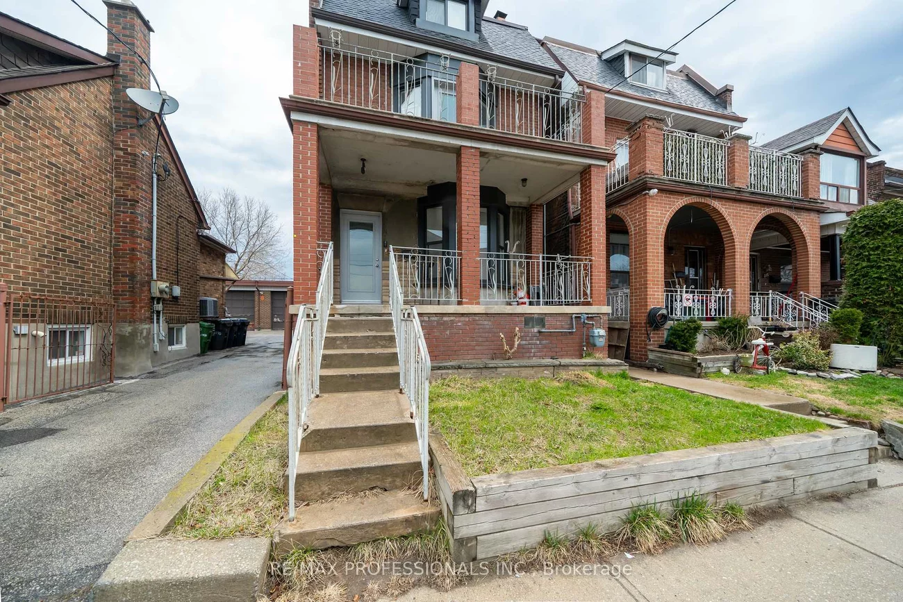 223, Oakwood, Oakwood Village, Toronto