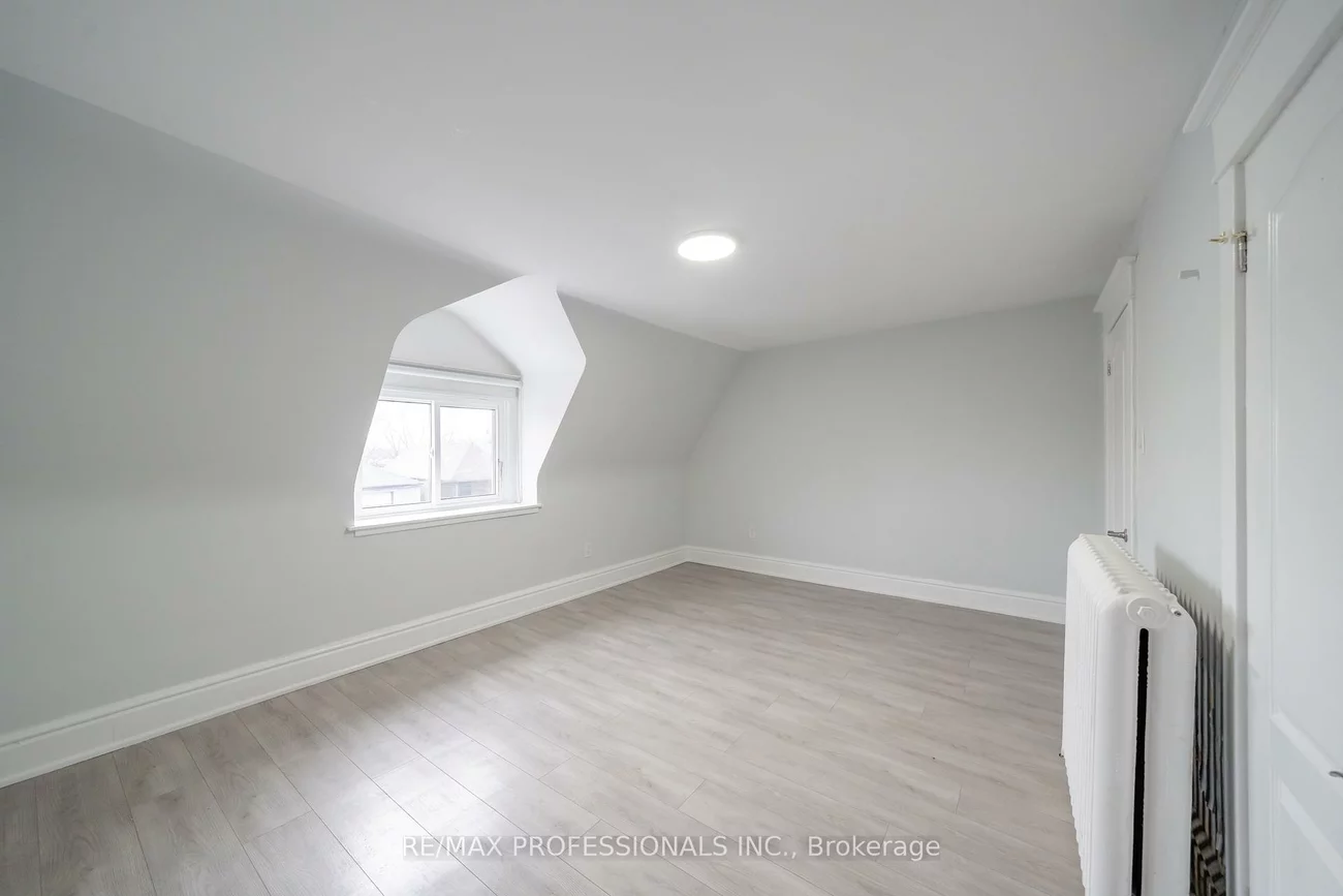 223, Oakwood, Oakwood Village, Toronto