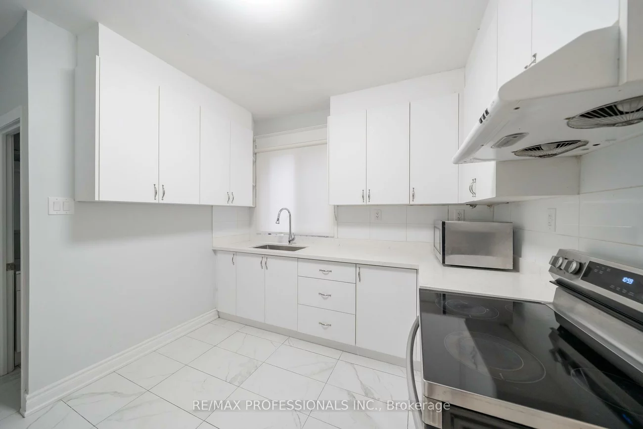 223, Oakwood, Oakwood Village, Toronto