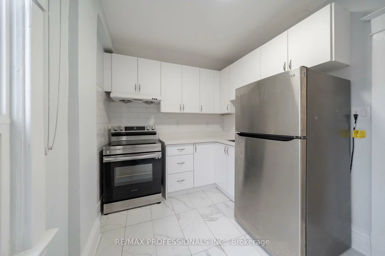 223, Oakwood, Oakwood Village, Toronto