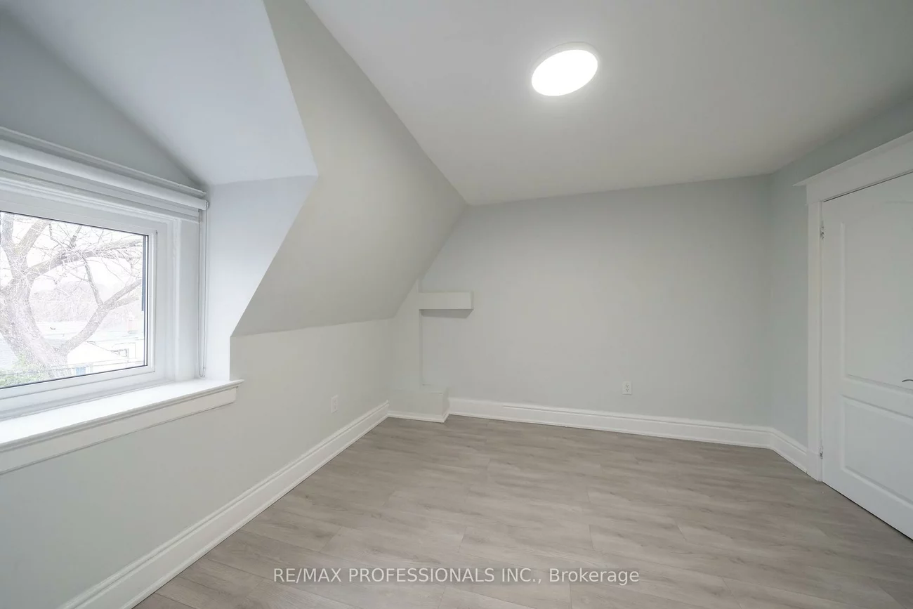 223, Oakwood, Oakwood Village, Toronto
