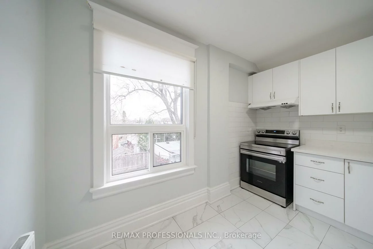 223, Oakwood, Oakwood Village, Toronto