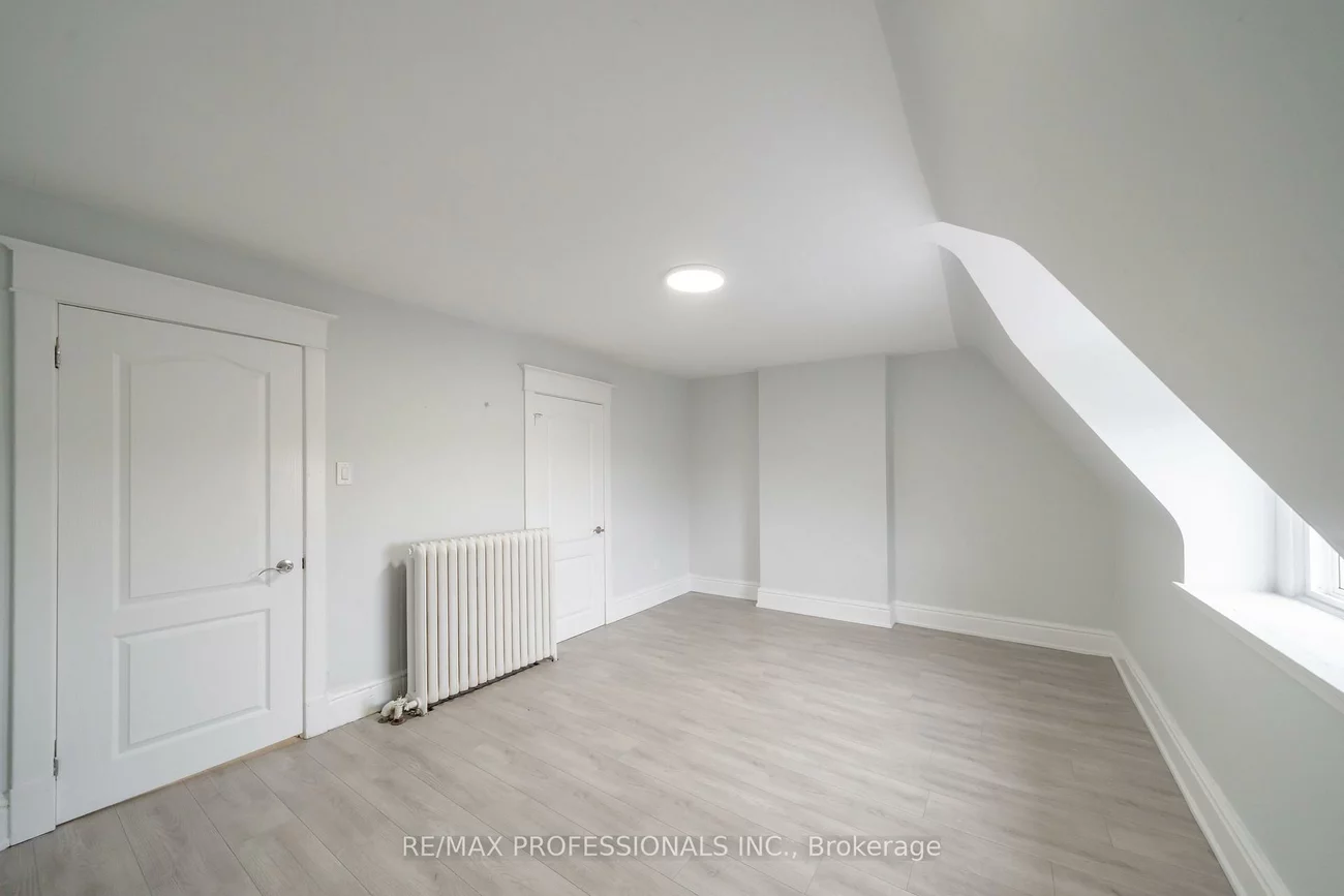 223, Oakwood, Oakwood Village, Toronto