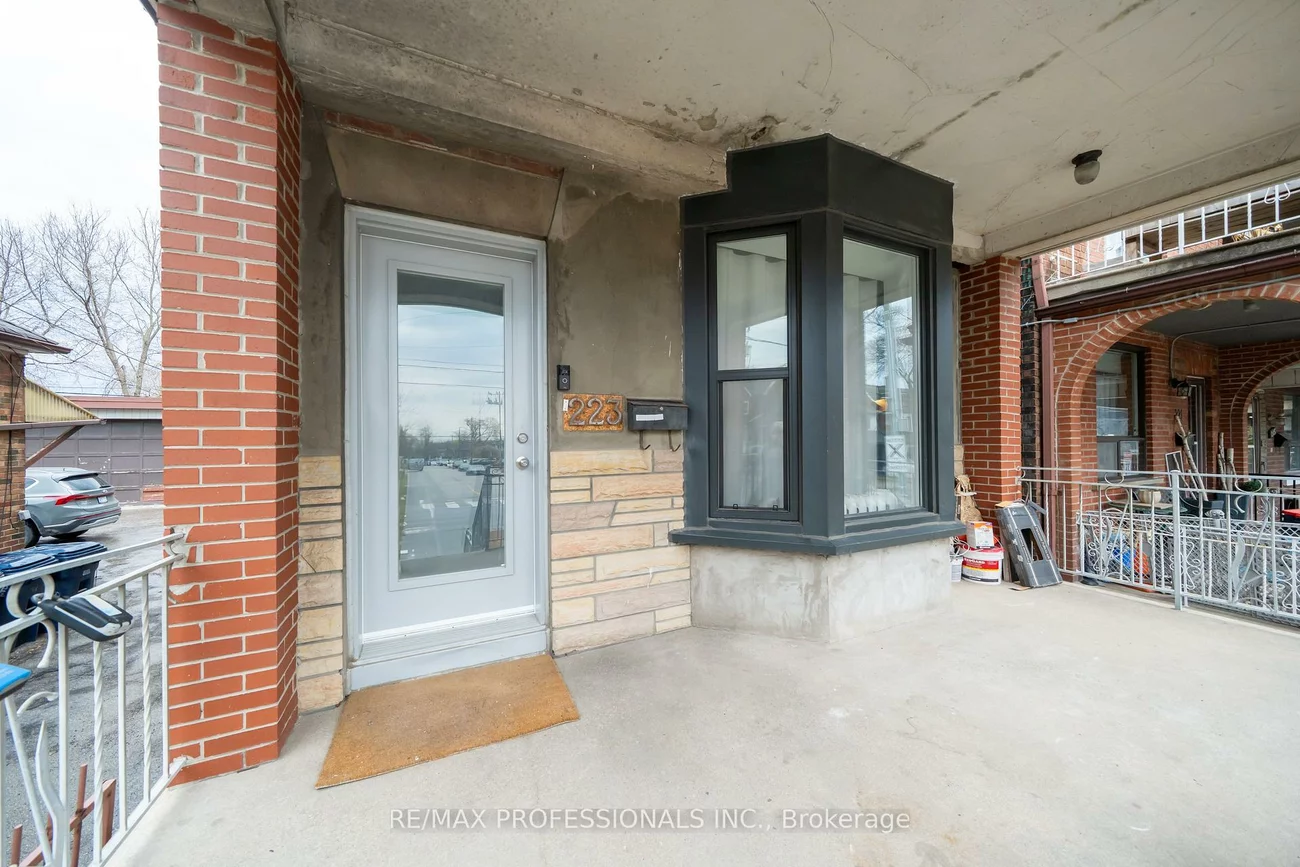 223, Oakwood, Oakwood Village, Toronto