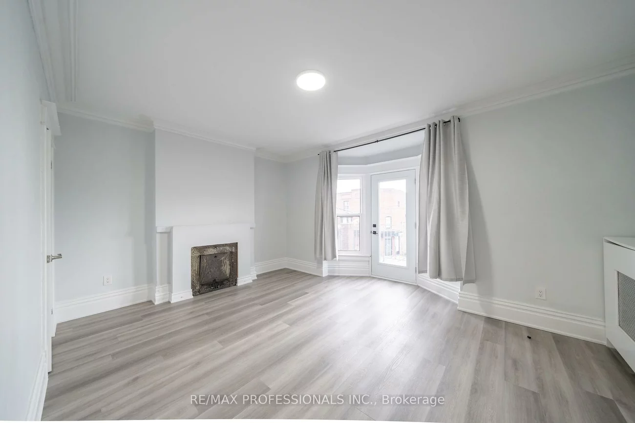 223, Oakwood, Oakwood Village, Toronto
