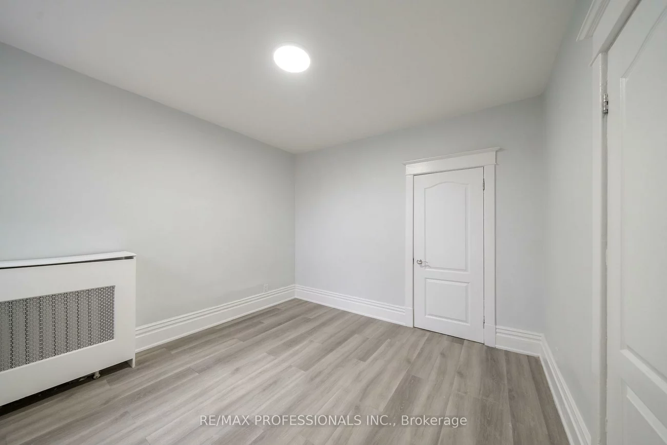 223, Oakwood, Oakwood Village, Toronto