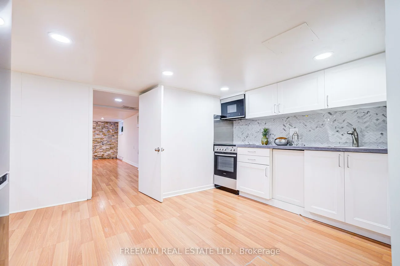 21, Wells, Annex, Toronto