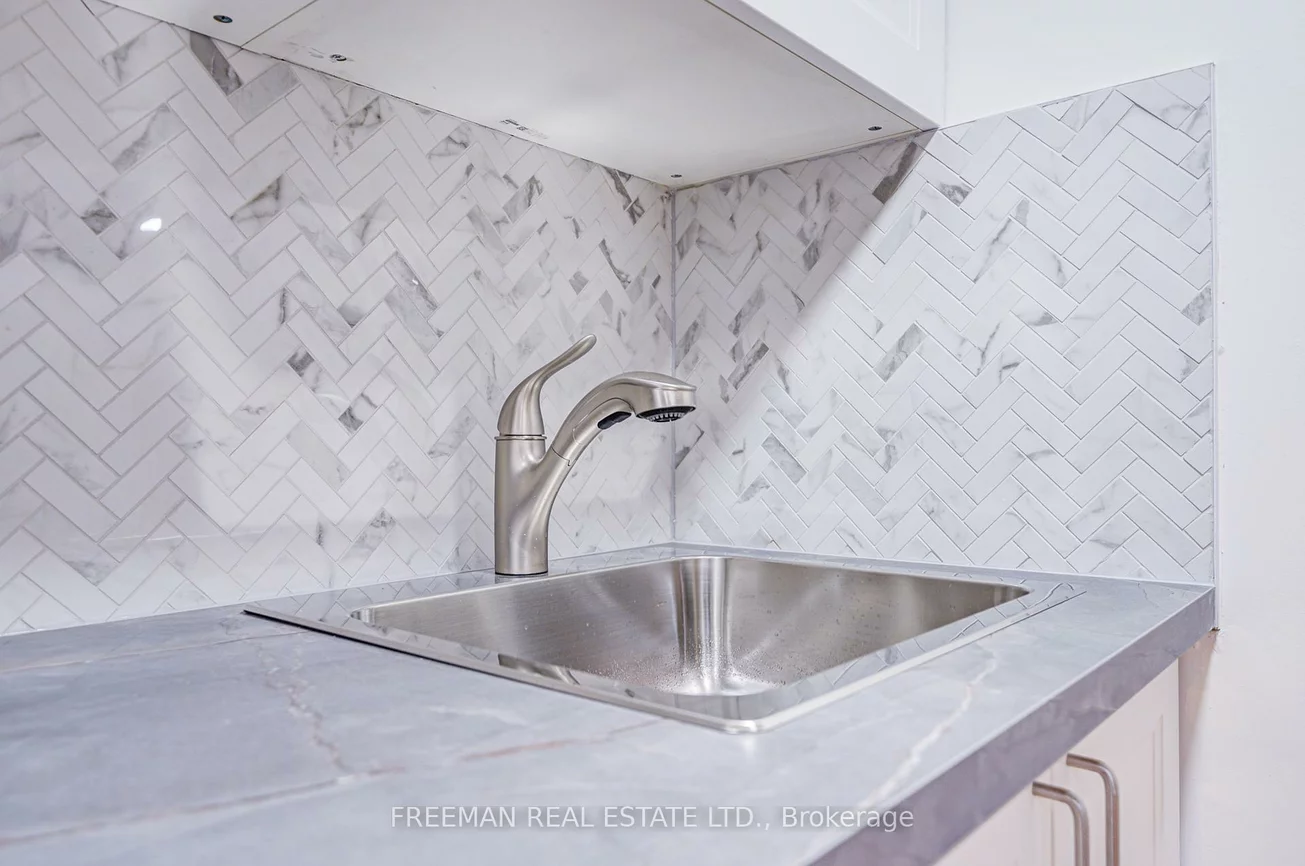 21, Wells, Annex, Toronto