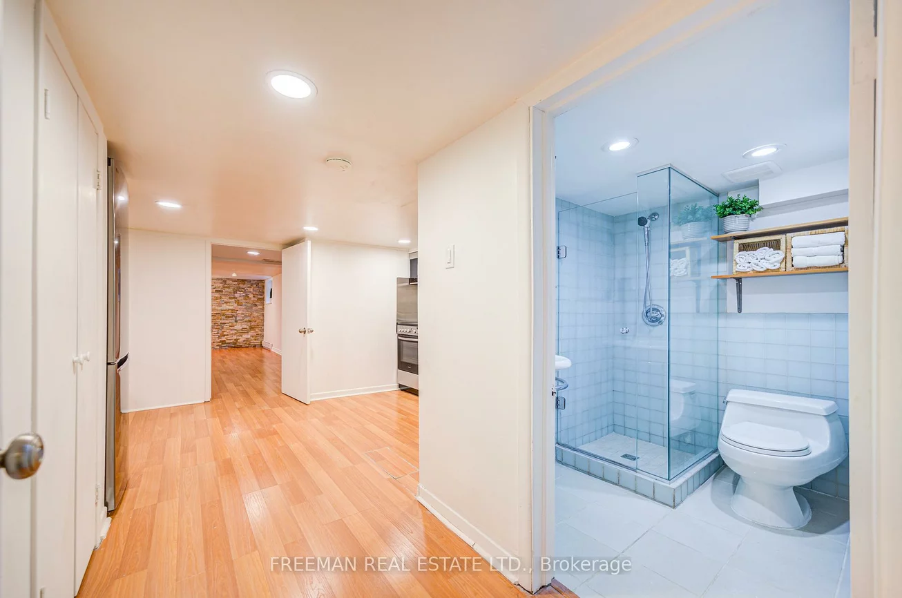 21, Wells, Annex, Toronto
