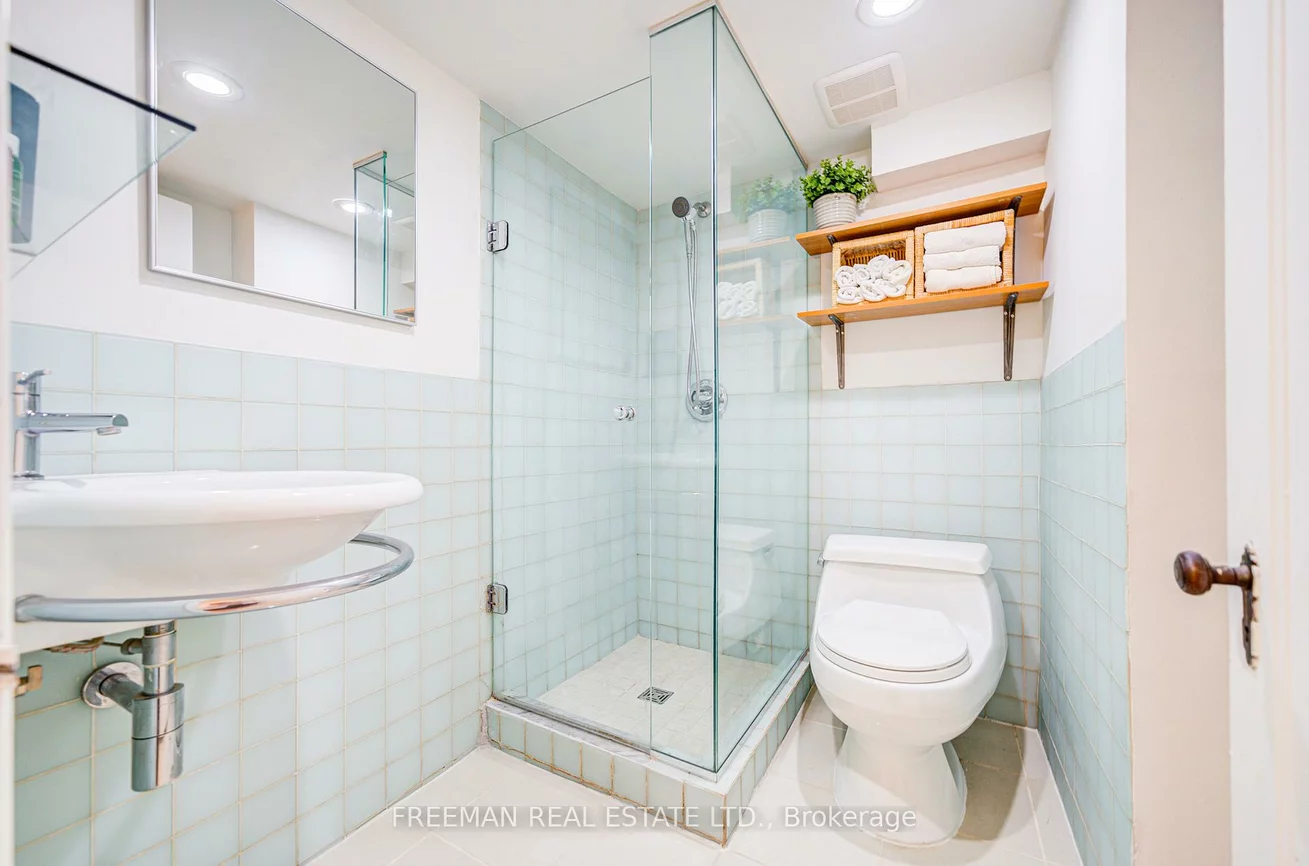 21, Wells, Annex, Toronto