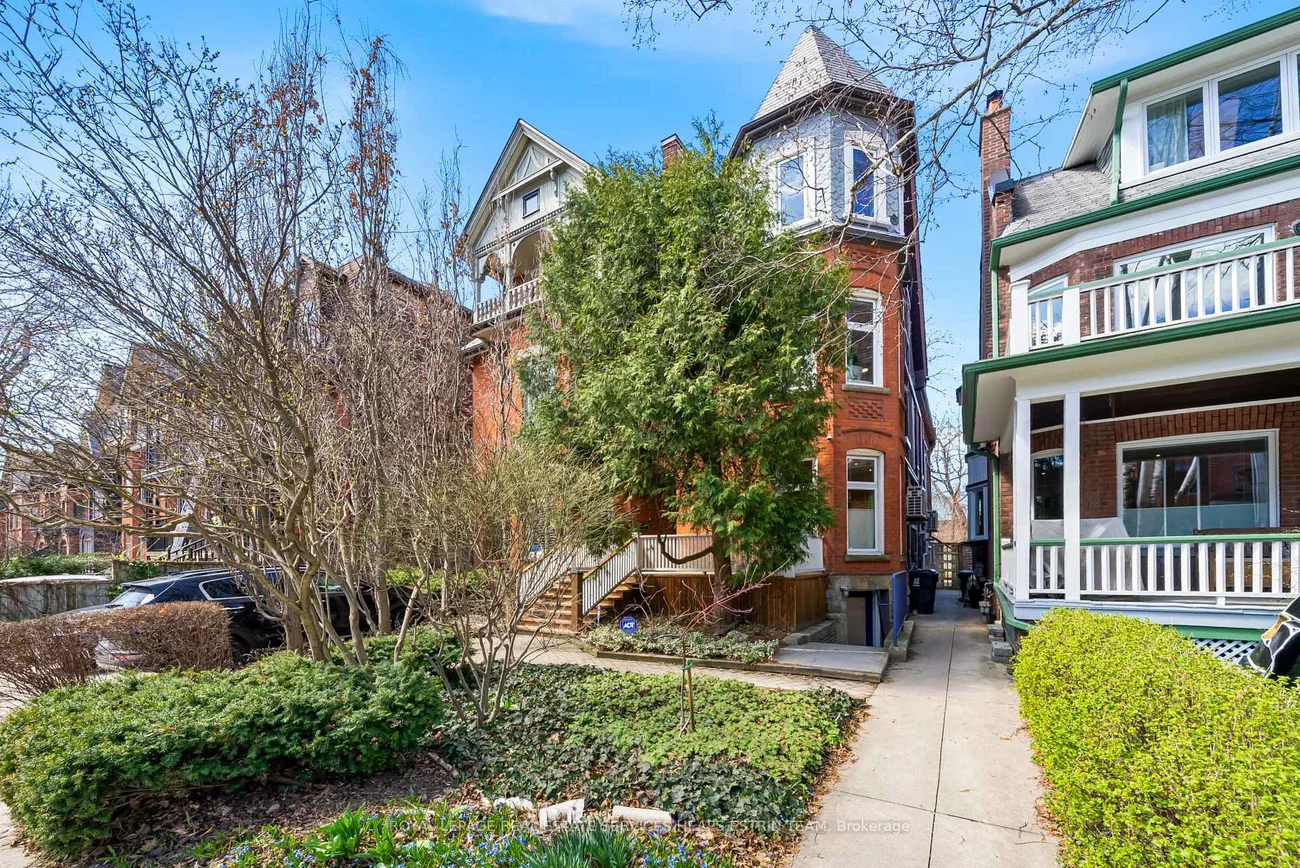 392, Markham, Palmerston-Little Italy, Toronto